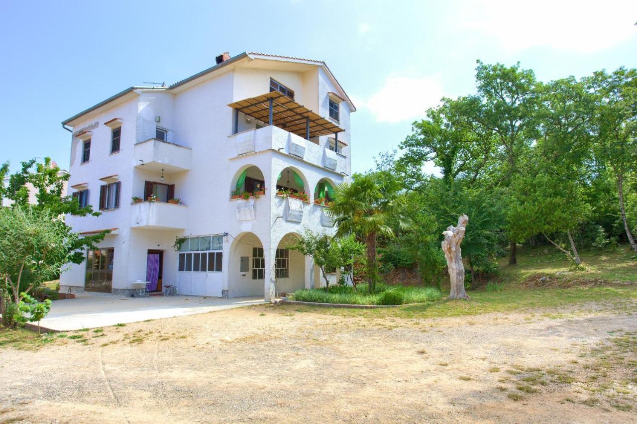 Apartman Mihael Malinska Exteriör bild