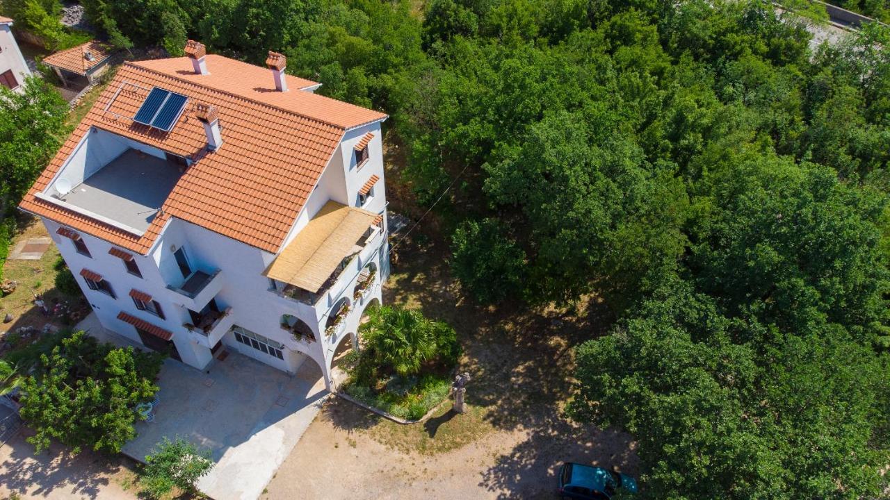 Apartman Mihael Malinska Exteriör bild