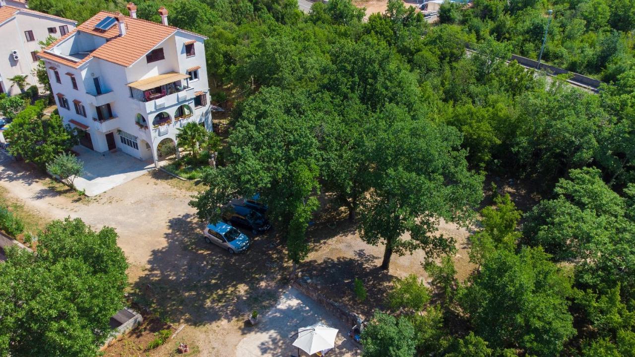 Apartman Mihael Malinska Exteriör bild