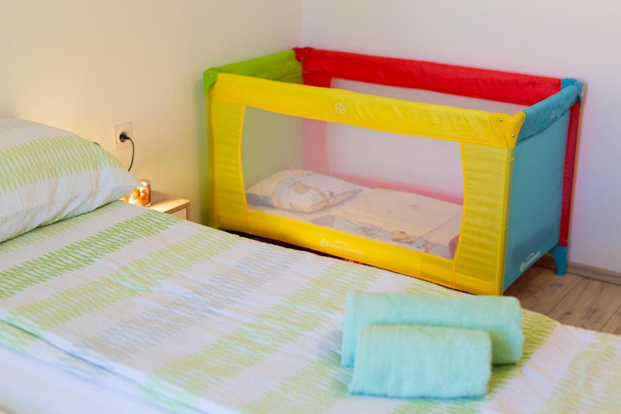 Apartman Mihael Malinska Exteriör bild
