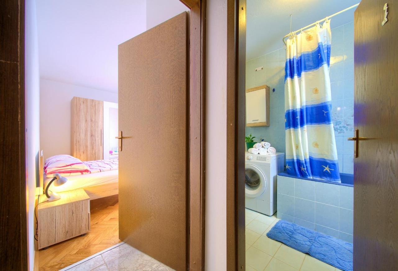 Apartman Mihael Malinska Exteriör bild