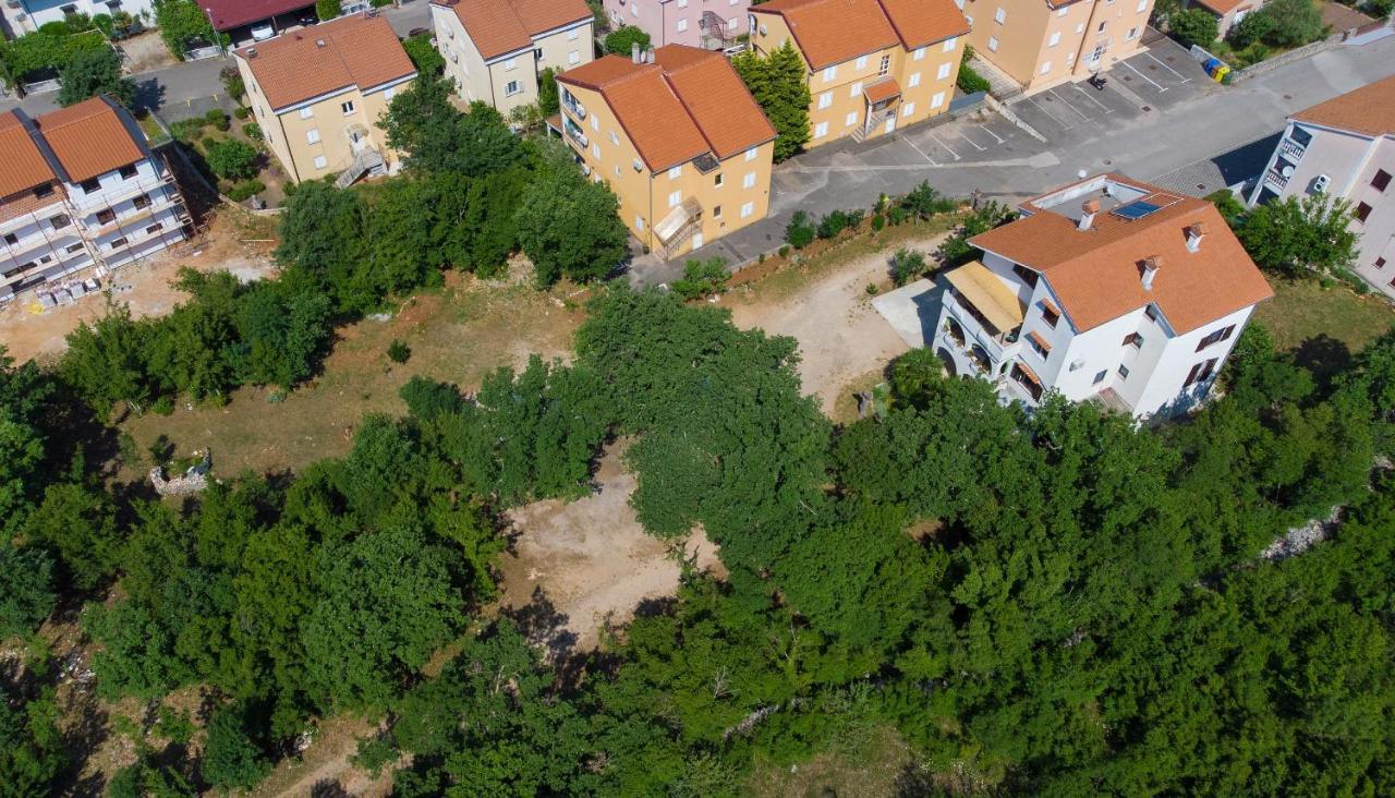Apartman Mihael Malinska Exteriör bild