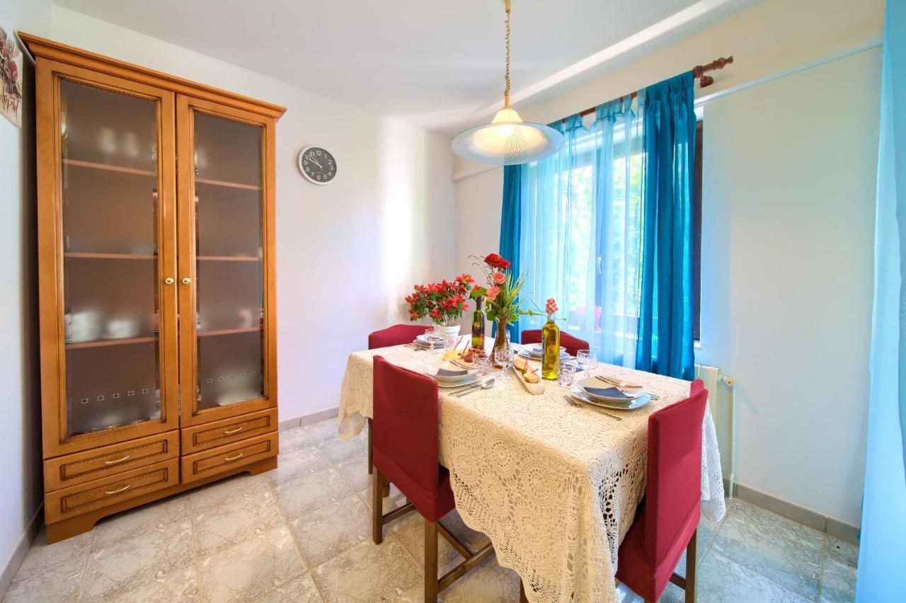 Apartman Mihael Malinska Exteriör bild